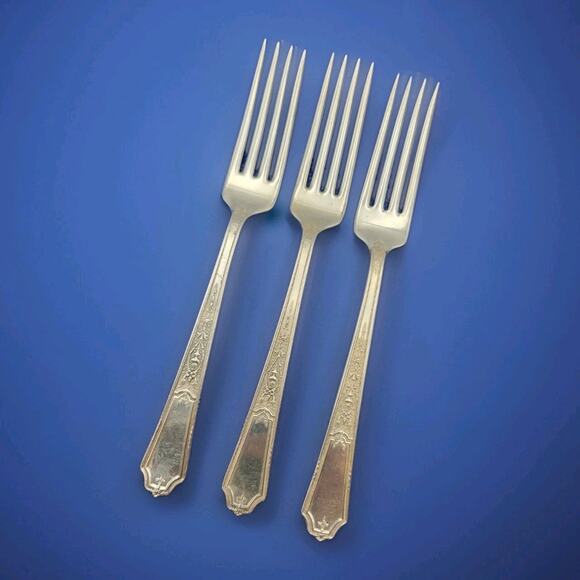 1847 Rogers Bros Ancestral Silverplate Set of 3 Dinner Fork Discontinued - Picture 2 of 9